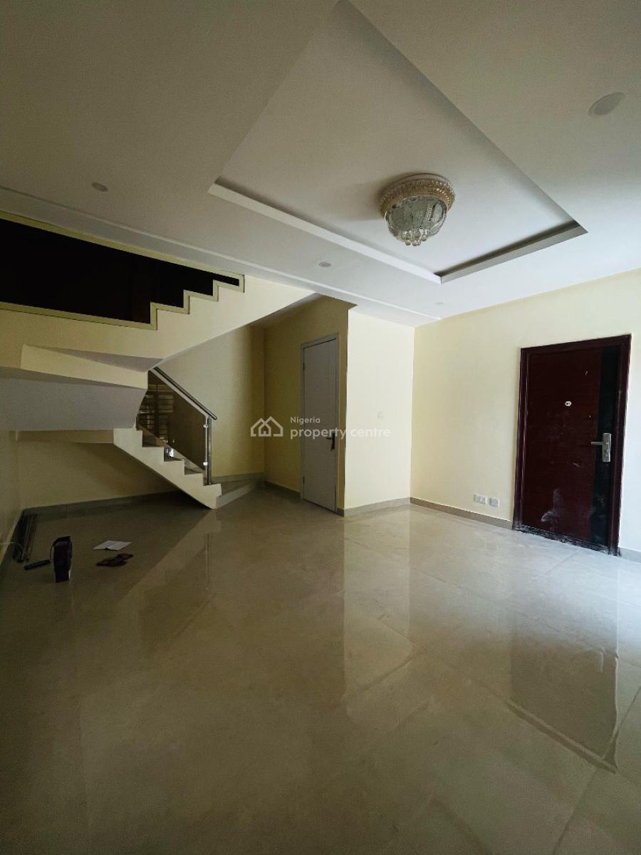 5 Bedroom Semi Detached with Bq, Lekki Phase 1, Lekki, Lagos, Semi-detached Duplex for Rent