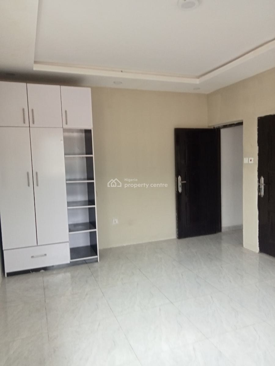 Lovely, Spacious 3 Bedroom Apartment (ensuite, 1st Floor), Adeniyi Jones, Ikeja, Lagos, Flat / Apartment for Rent