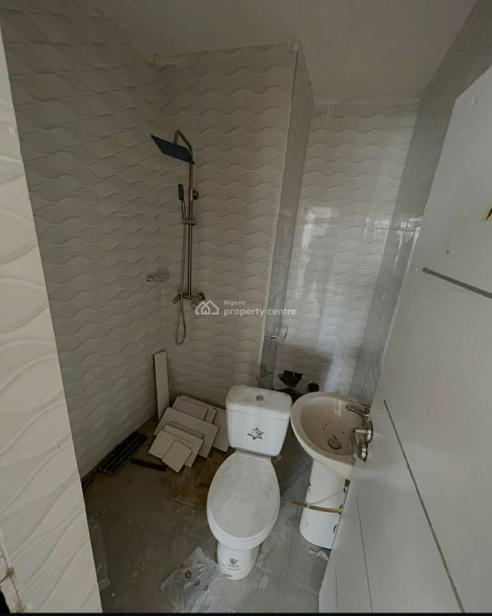 Two Bedroom Available, Guzape District, Abuja, Flat / Apartment for Sale