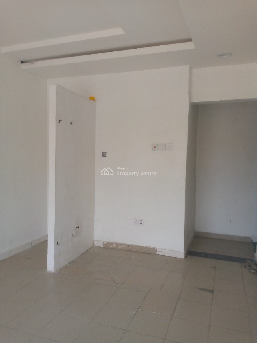 40sqm Shop Space with a Toilet in a Strategic Location, Admiralty Road, Lekki Phase 1, Lekki, Lagos, Shop for Rent