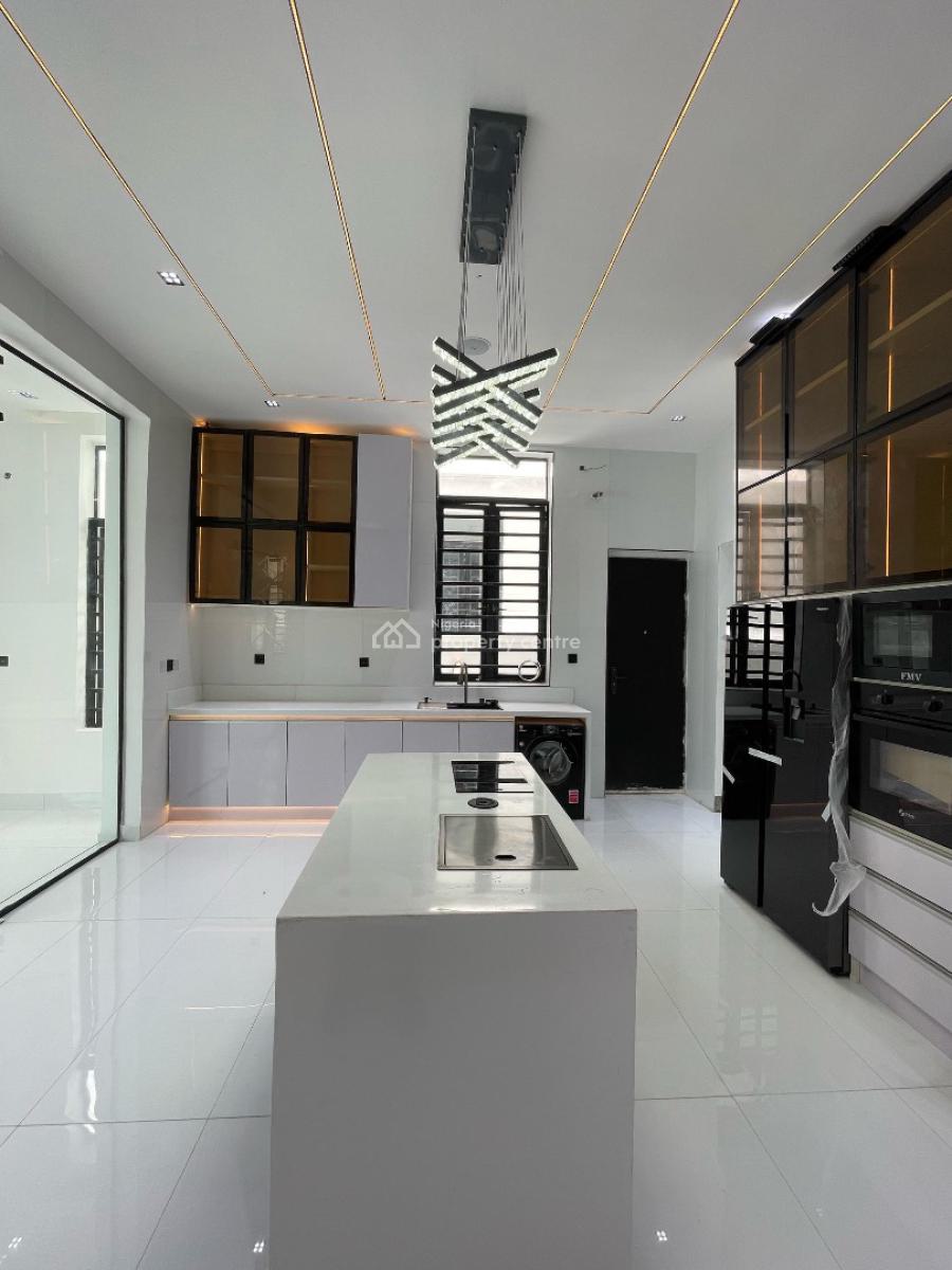 Impeccably Crafted 5 Bedrooms Home with Exclusive Features, Chevron, Lekki Phase 1, Lekki, Lagos, Detached Duplex for Sale