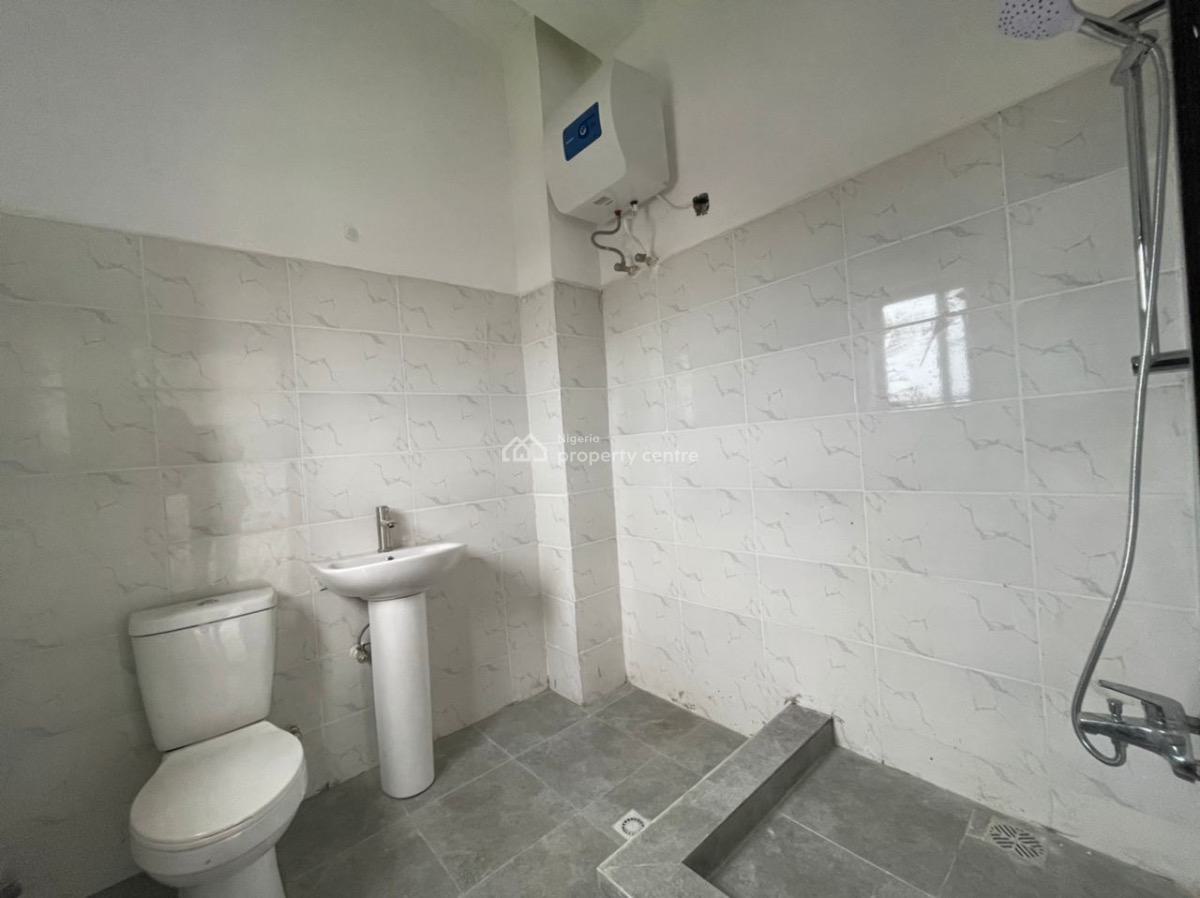 City View, Well Maintained 3 Bedroom with Bq, with 24 Hours Power, Lekki Phase 1, Lekki, Lagos, Flat / Apartment for Rent