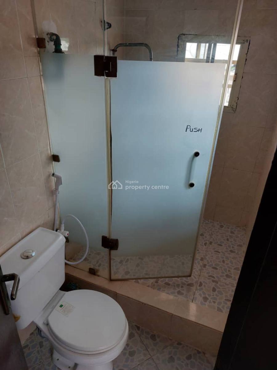 Well Maintained Serviced 2 Bedroom Flat, Off Fola Osibo Street, Lekki Phase 1, Lekki, Lagos, Flat / Apartment for Rent
