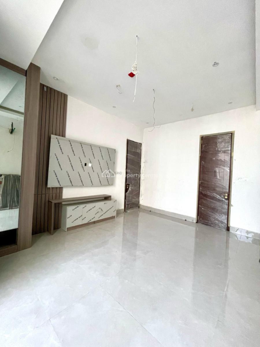 Contemporary Luxury 3 Bedroom Apartment with Elevator, Gym, Swimming Pool, Lekki Phase 1, Lekki, Lagos, Block of Flats for Sale