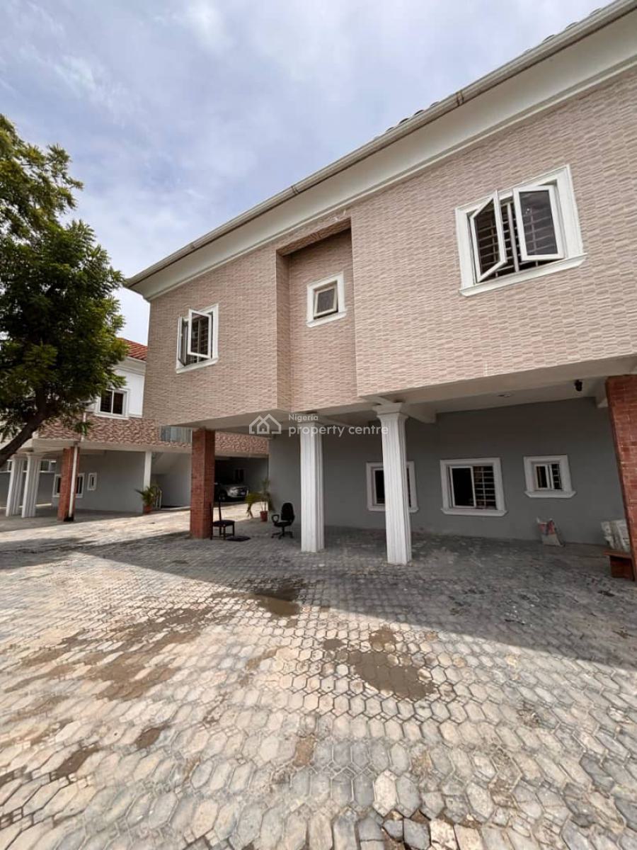 Very Spacious 2 Bedroom Apartment, Lekki Phase 1, Lekki, Lagos, Flat / Apartment for Rent