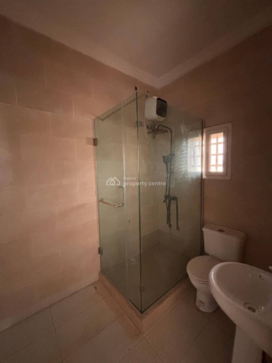 Very Spacious 2 Bedroom Apartment, Lekki Phase 1, Lekki, Lagos, Flat / Apartment for Rent