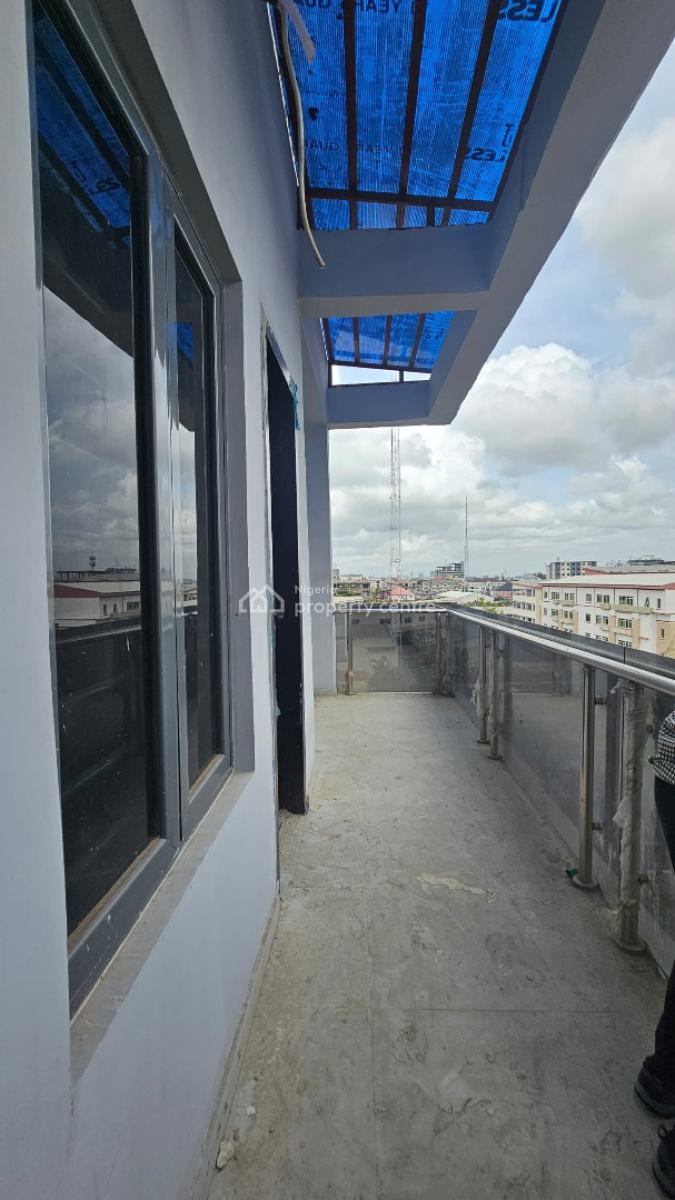 Most Spacious 2 Bedroom Penthouse with an Elevator, Bq, and Gym House, Lekki Phase 1, Lekki, Lagos, Flat / Apartment for Sale