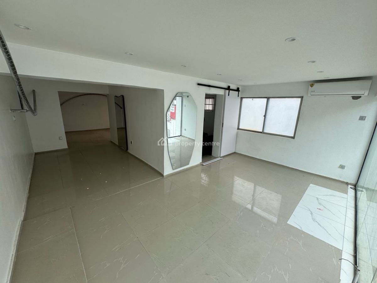 a Spacious Commercial Space Facing a Busy Road, Victoria Island (vi), Lagos, Plaza / Complex / Mall for Rent