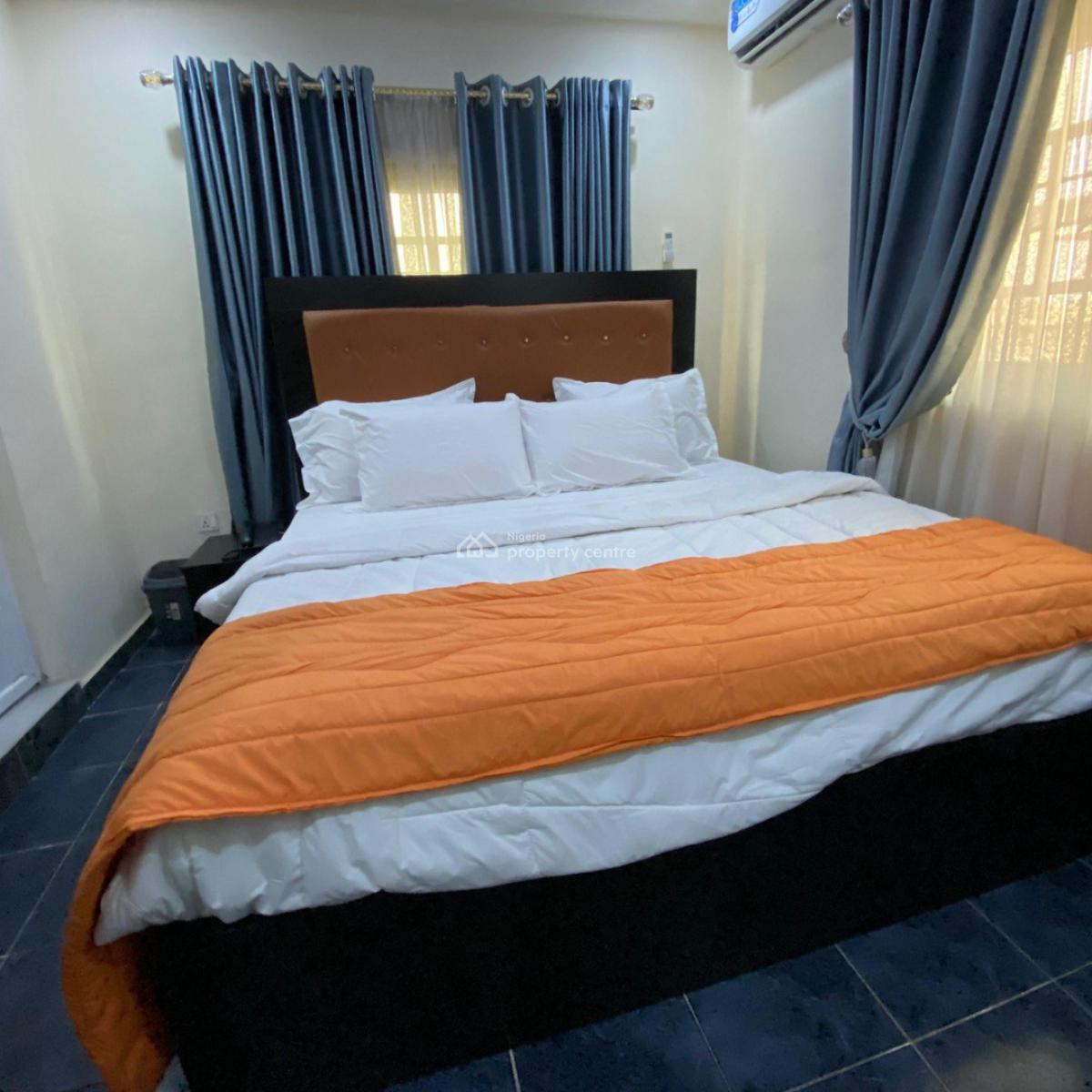 3bedroom Luxury Apartments, Ajao Estate, Isolo, Lagos, Flat / Apartment Short Let