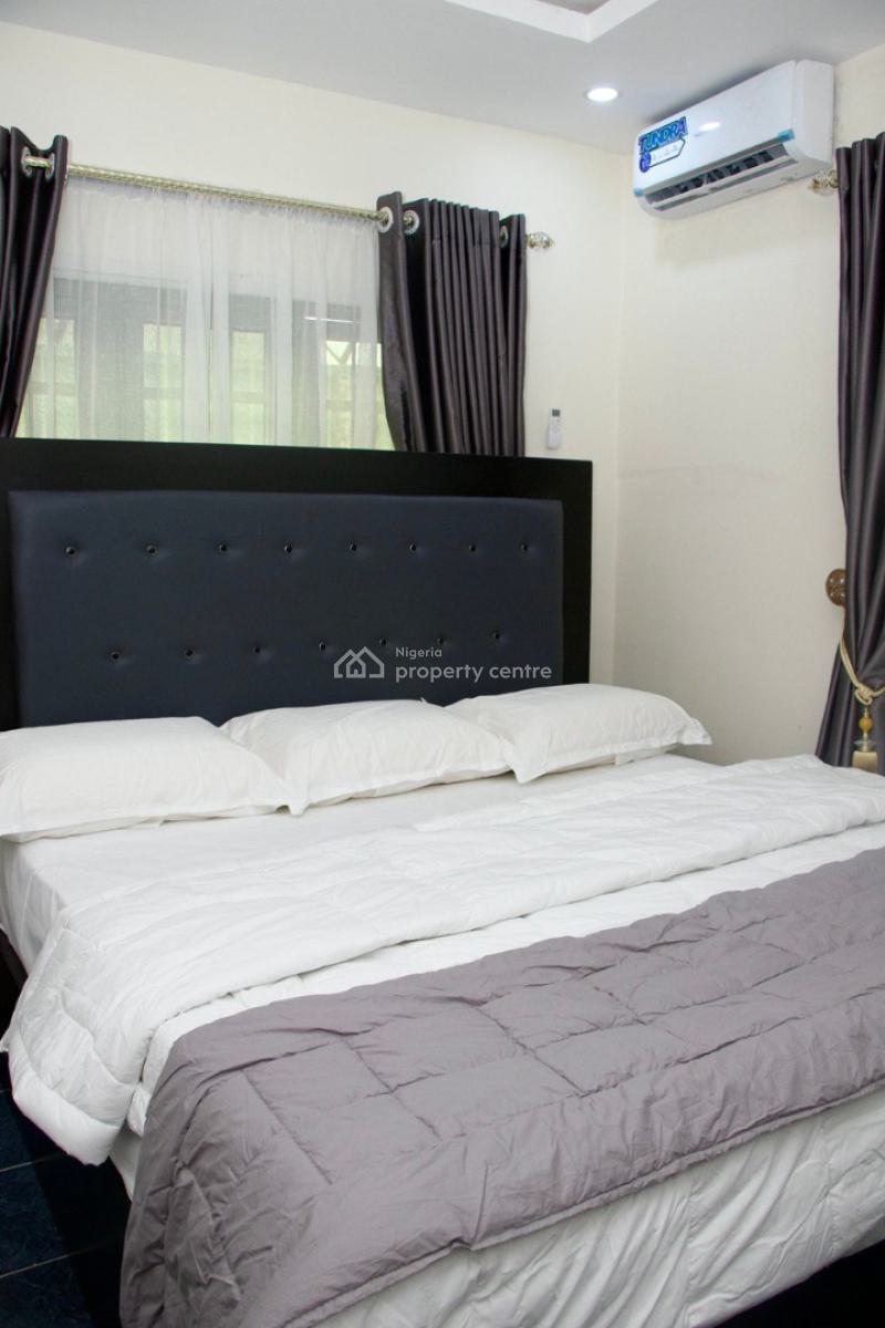 3bedroom Luxury Apartments, Ajao Estate, Isolo, Lagos, Flat / Apartment Short Let