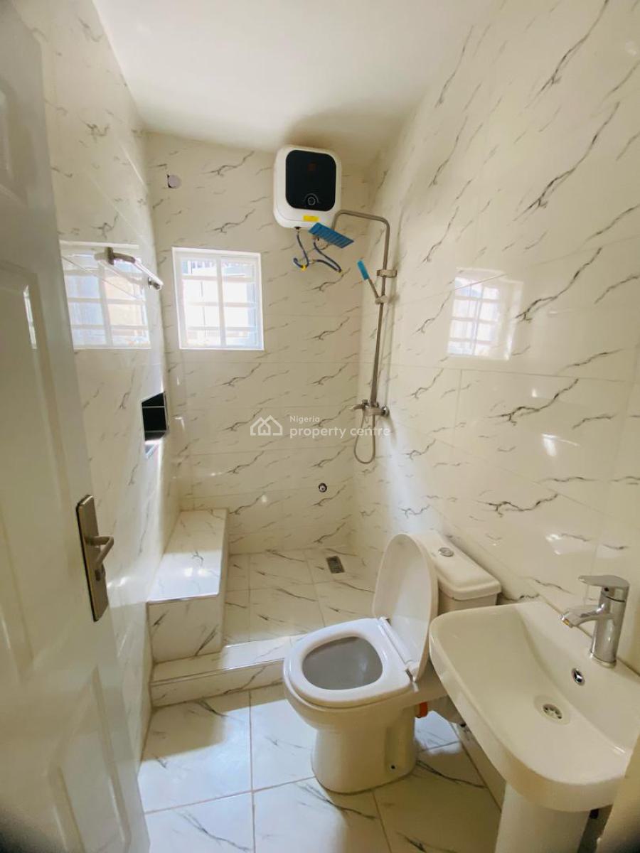 Luxury 3 Bedrooms Spacious Apartment on a 2nd Floor., Tarred Road, Wuye, Abuja, Flat / Apartment for Rent