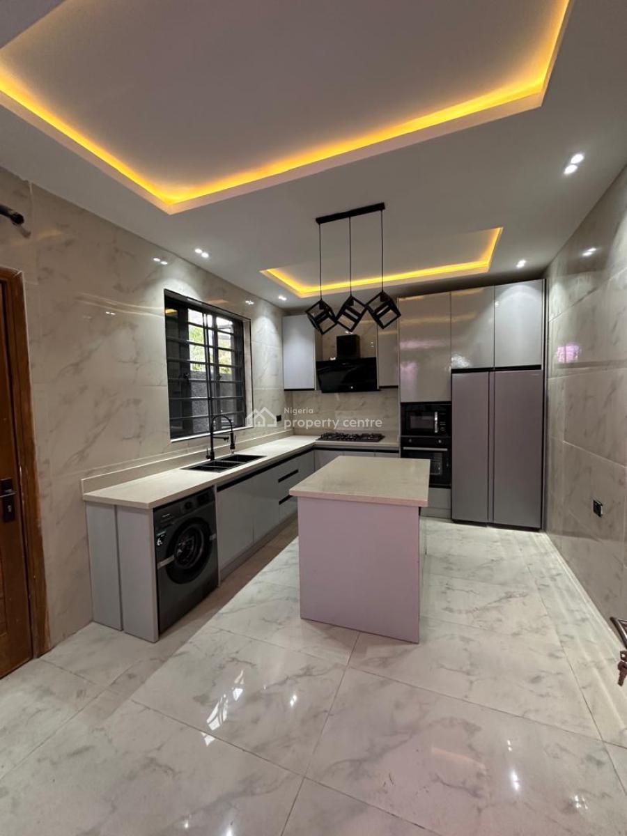 Lovely 5 Bedroom Detached Home with Bq, Ologolo, Lekki, Lagos, Detached Duplex for Sale