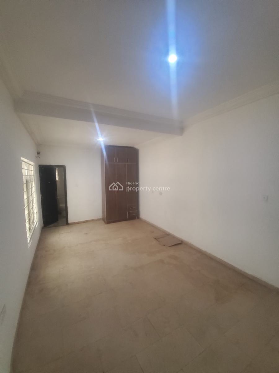 Sharp 2 Bedrooms Flat on The 1st Floor, By American International School, Durumi, Abuja, Flat / Apartment for Rent