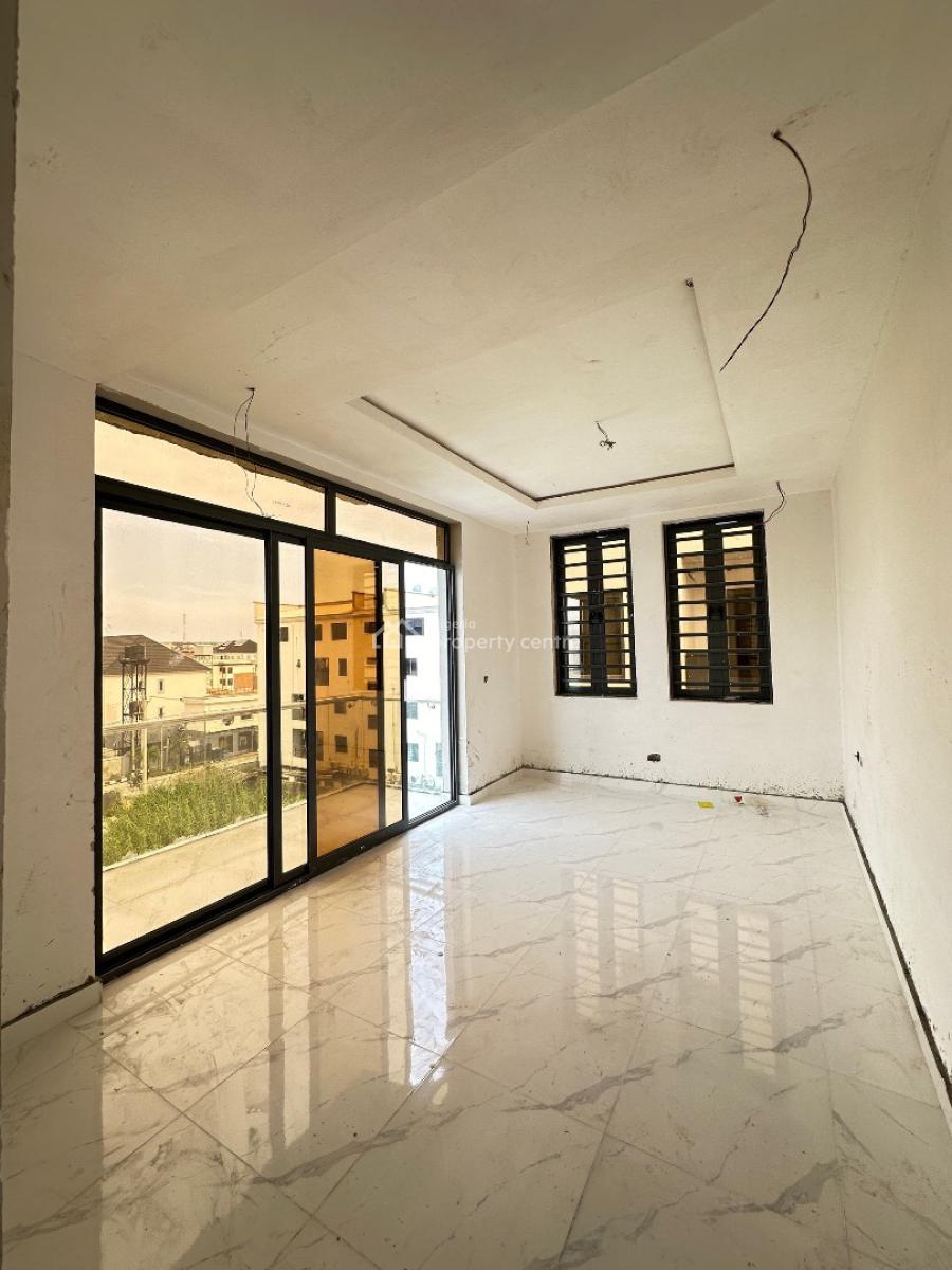 Well Built 3 Bedrooms in a Secured Estate, Lekki Phase 1, Lekki, Lagos, Flat / Apartment for Sale