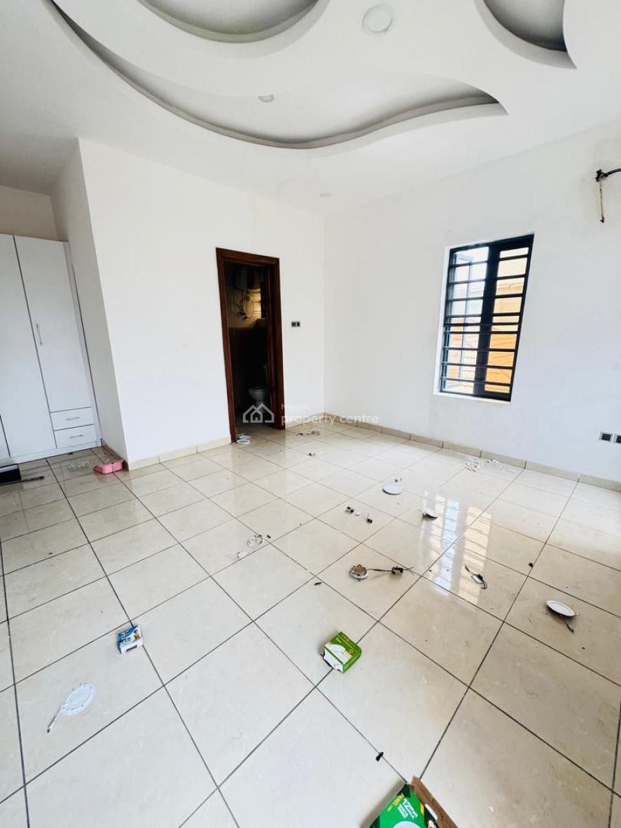 Well Built Spacious Four Bedroom Terrace with a Bq, Lekki Phase 1, Lekki, Lagos, Terraced Duplex for Rent