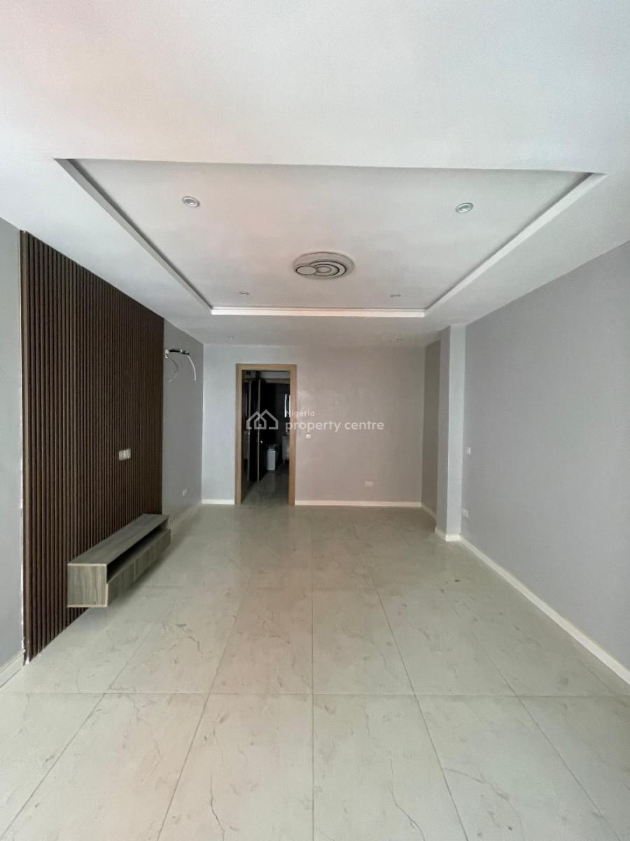 Large 3 Bedroom Apartment with Bq, Laundry Room and Masters Bedroom Lounge, Lekki Phase 1, Lekki, Lagos, Flat / Apartment for Sale