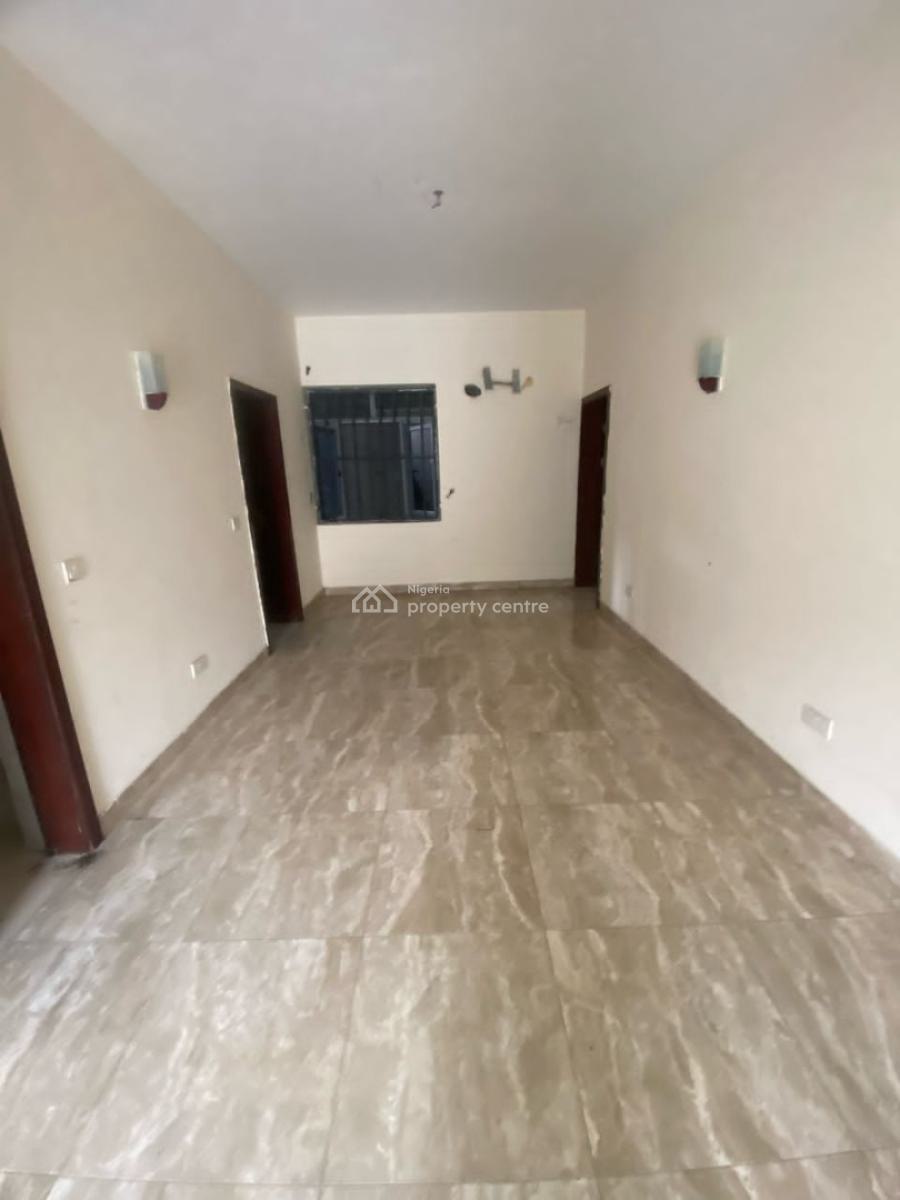 Nice 3 Bedroom Flat, Osapa, Lekki, Lagos, Flat / Apartment for Rent
