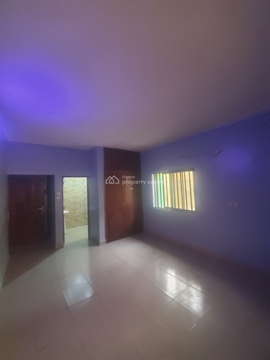 Massive 3 Bedroom Flat  on 1st Floor, By Zenith Bank, Garki, Abuja, Flat / Apartment for Rent