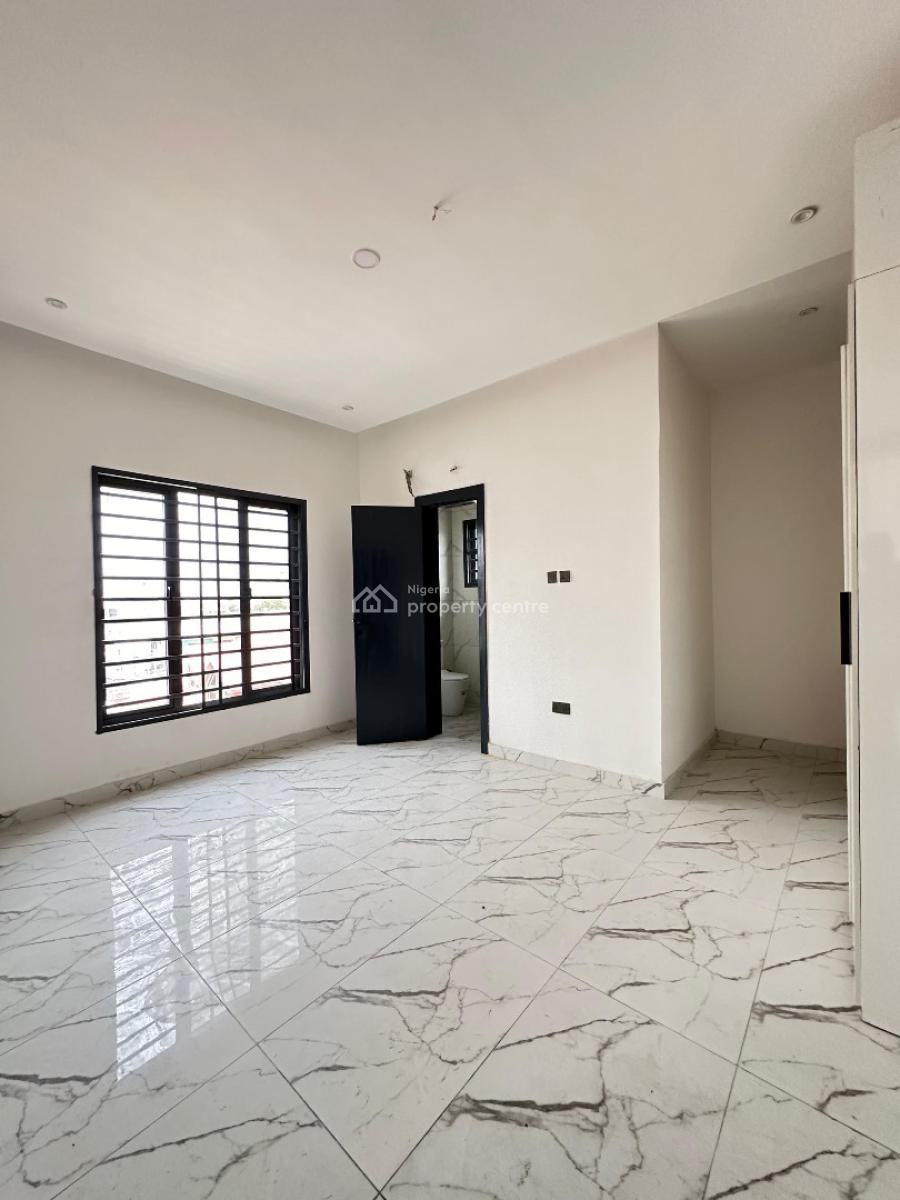 Luxurious 2 Bedroom Apartment with Swimming Pool and Gym, Lekki Phase 1, Lekki, Lagos, Flat / Apartment for Sale