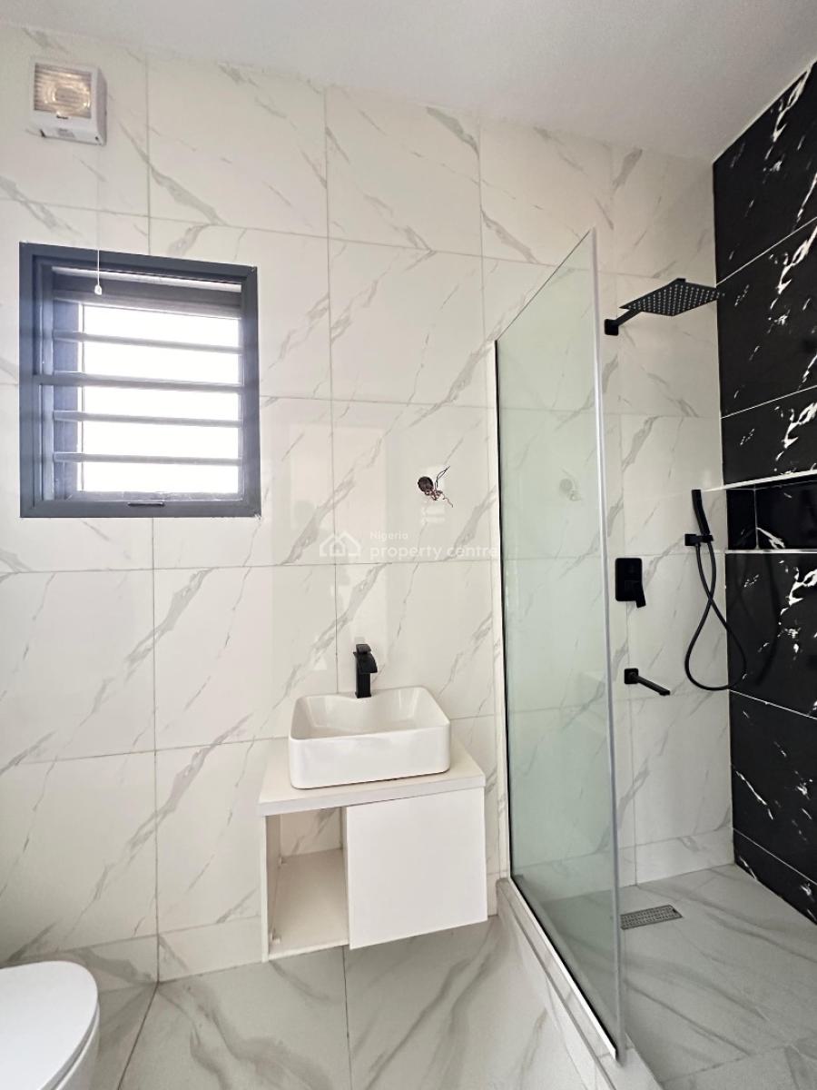 Luxurious 2 Bedroom Apartment with Swimming Pool and Gym, Lekki Phase 1, Lekki, Lagos, Flat / Apartment for Sale