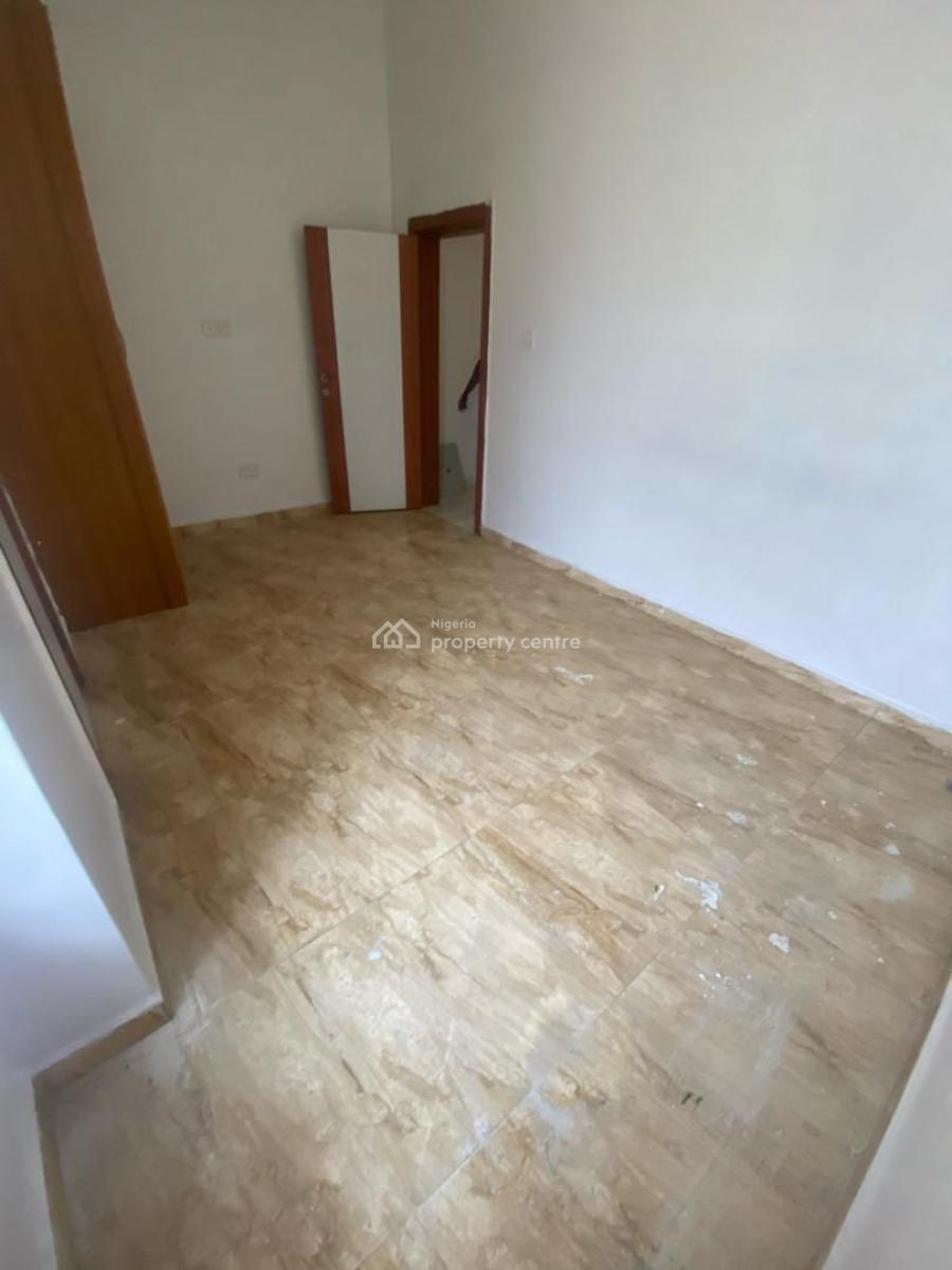 Spacious Semi Master Bedroom in a Shared Apartment, Orchid, Lekki, Lagos, Self Contain (single Rooms) for Rent
