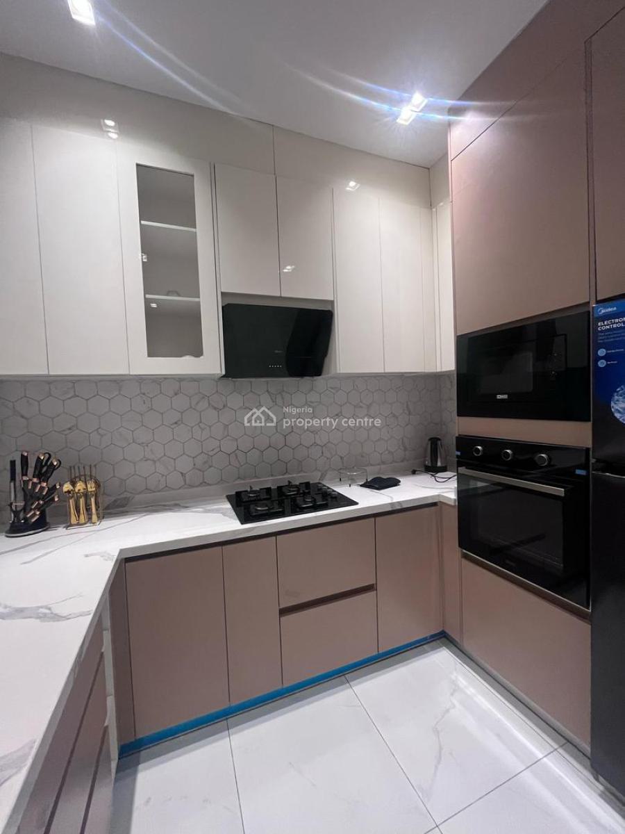 Luxurious 2 Bedroom Maisonnette, Lekki Phase 1, Lekki, Lagos, Flat / Apartment for Sale