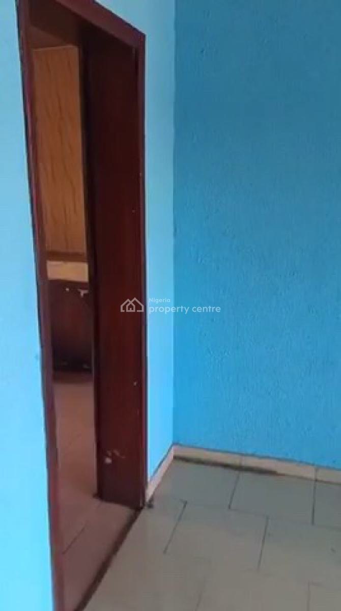 Standard N Executive  3 Bedroom Flat, Adekunle, Yaba, Lagos, Flat / Apartment for Rent