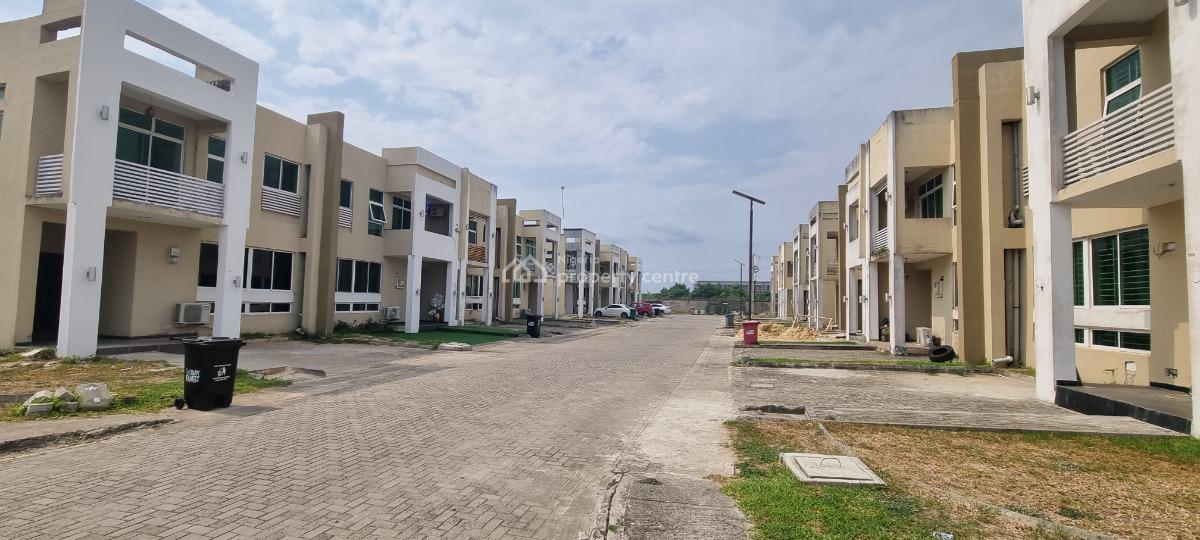 Nicely Built 3 Bedroom Flat, Grenadine Estate, Monastery Road, Sangotedo, Ajah, Lagos, Flat / Apartment for Sale