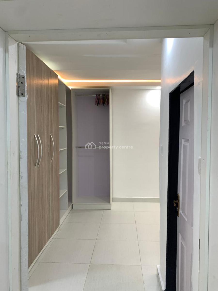 a Serviced Spacious and Tastefully Finished 1 Bedroom Mini Flat, Lekki Phase 1, Lekki, Lagos, Mini Flat (room and Parlour) for Rent