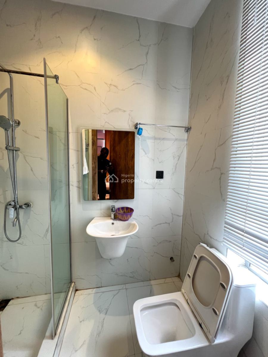 Fully Furnished 2 Bedroom Flat Upstairs Ensuite, Ikate, Lekki, Lagos, Flat / Apartment for Rent