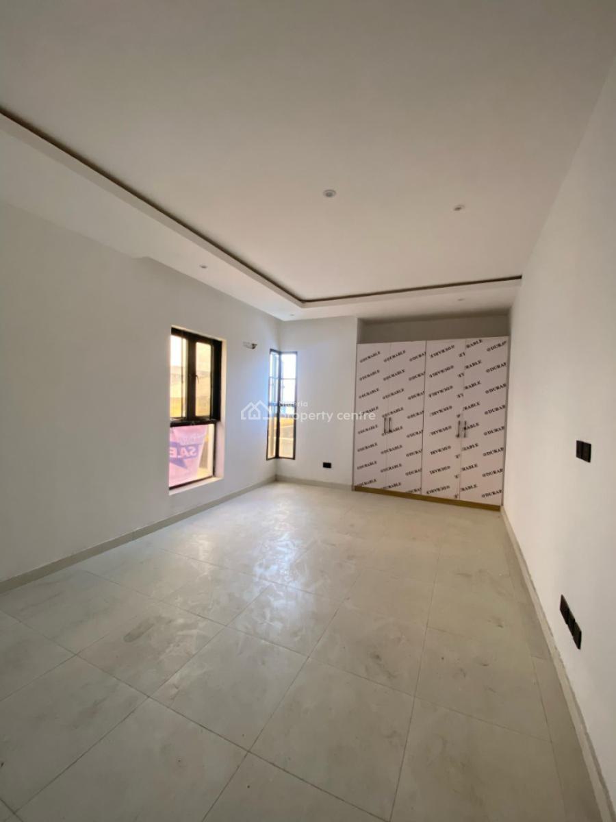 Self Serviced  2 Bedrooms Apartment with Bq in a Serene Neighborhood, Lekki Phase 1, Lekki, Lagos, Flat / Apartment for Sale
