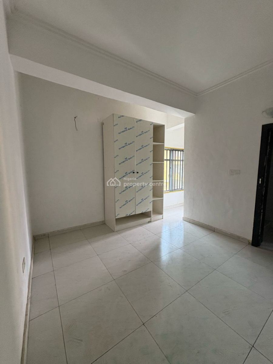 Spacious 3 Bedrooms Apartment, Osapa, Lekki, Lagos, Flat / Apartment for Sale