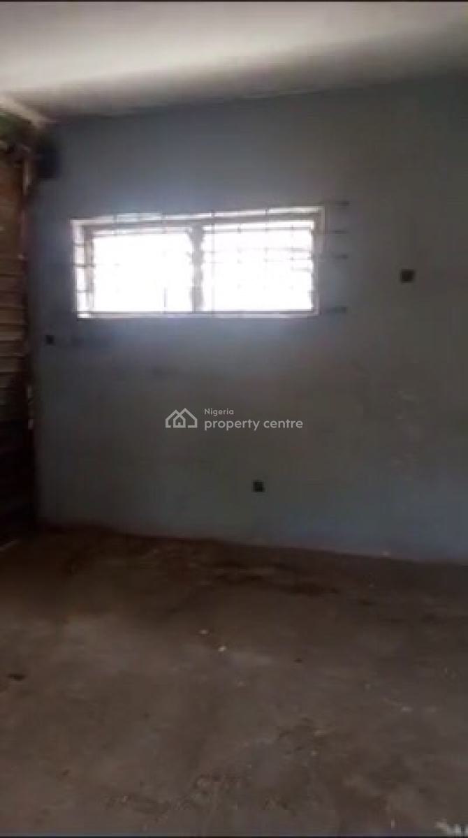 Warehouse Measuring 245 Sqm, Sawmil, Gbagada, Lagos, Warehouse for Rent