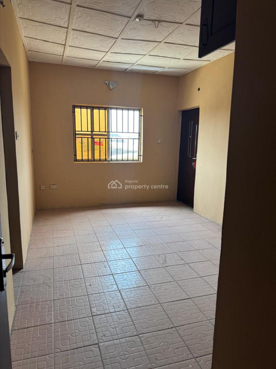 Newly Renovated 3 Bedroom Flat, Gbagada, Lagos, Flat / Apartment for Rent