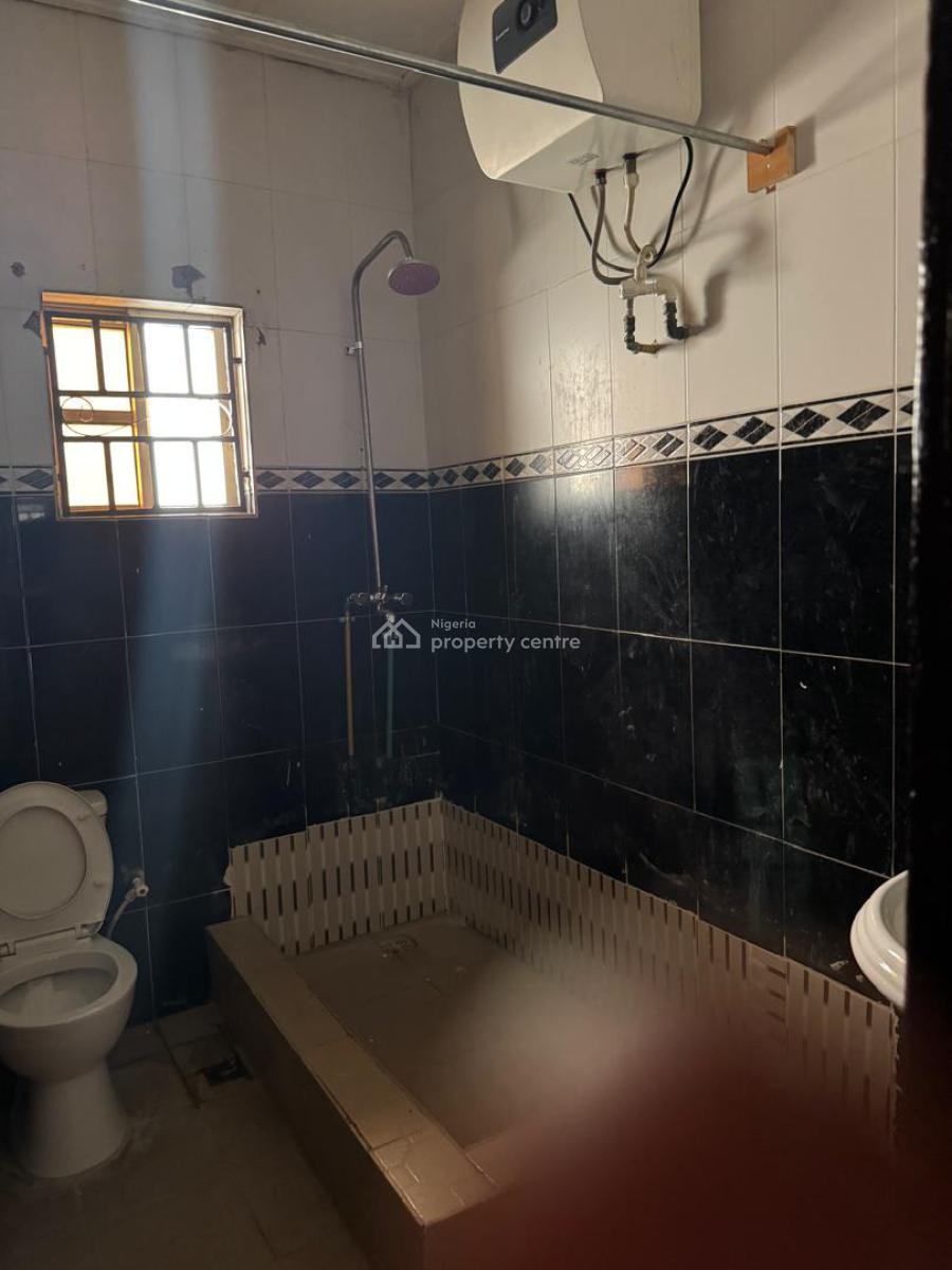 Newly Renovated 3 Bedroom Flat, Gbagada, Lagos, Flat / Apartment for Rent