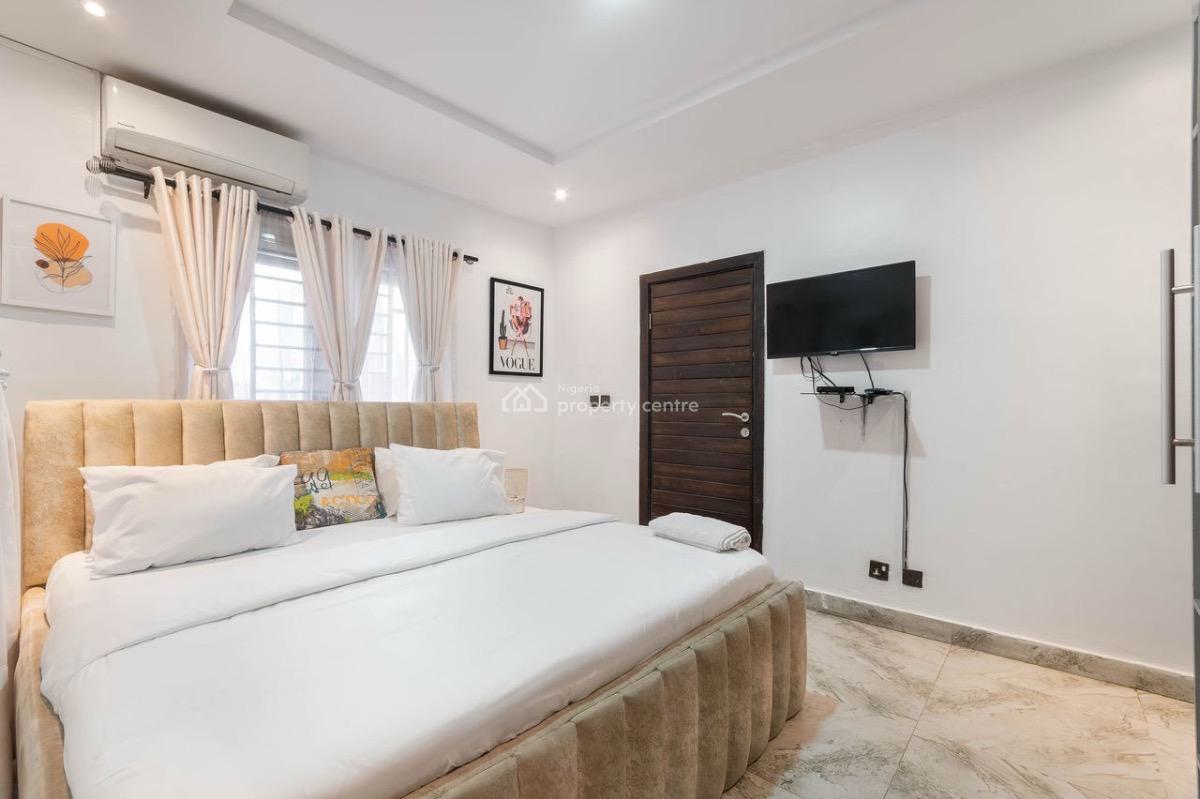 Luxury & Cozy 3 Bedroom Serviced Apartment, Lekki Phase 1, Lekki, Lagos, Flat / Apartment Short Let
