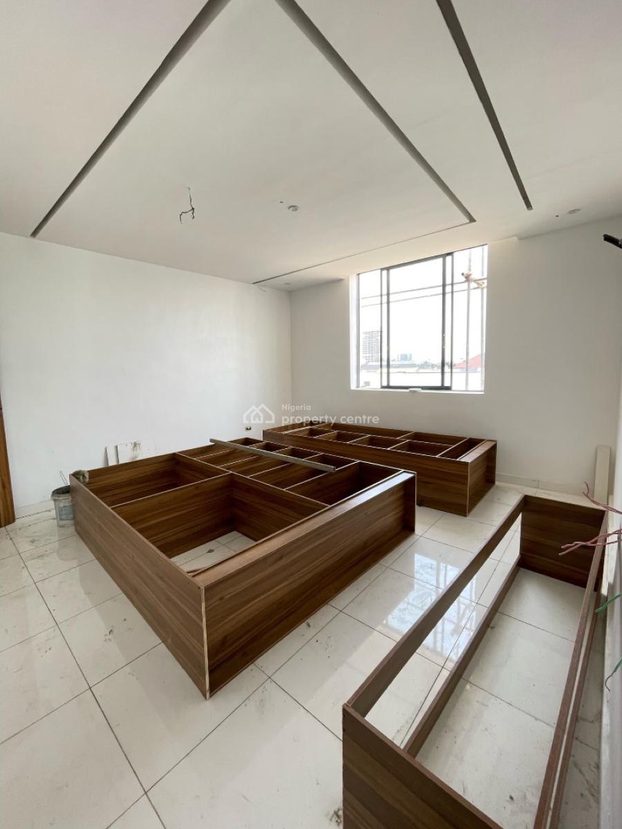 2 Bedroom Apt with Gym, Pool, Elevator, Central Gas( Governors Consent, Oniru, Victoria Island (vi), Lagos, Block of Flats for Sale