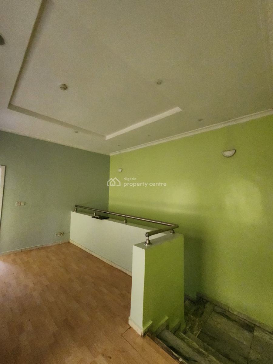 4 Bedroom Terrace House with One Room Bqma, Court Estate, Adekunle, Yaba, Lagos, Terraced Duplex for Sale