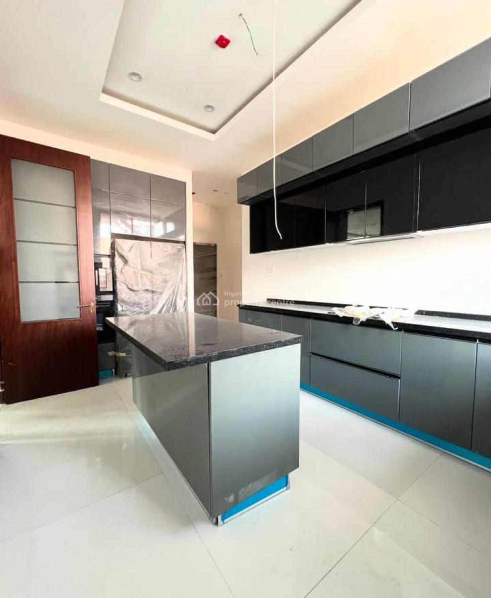 2 Bedroom Apartment, Lekki Phase 1, Lekki, Lagos, Flat / Apartment for Rent