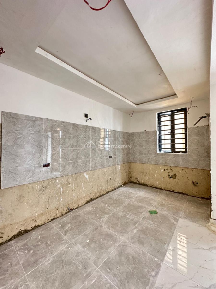 Well Built 2 Bedroom Apartment with Swimming Pool and Gym, Lekki Phase 1, Lekki, Lagos, Flat / Apartment for Sale