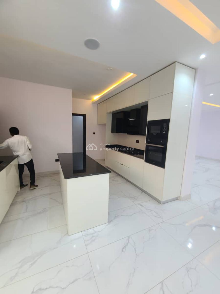 Spacious 3 Bedroom Apartment  with Bq, Lekki Phase 1, Lekki, Lagos, Flat / Apartment for Sale