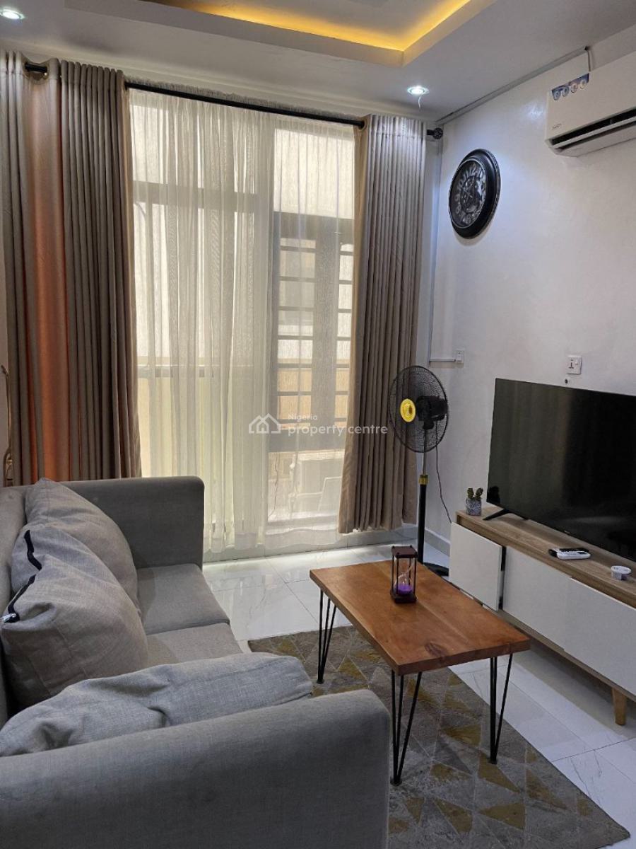 1 Bedroom Luxurious Apartment - Fully Serviced & Furnished, Ayilara Street, Surulere, Lagos, Flat / Apartment Short Let