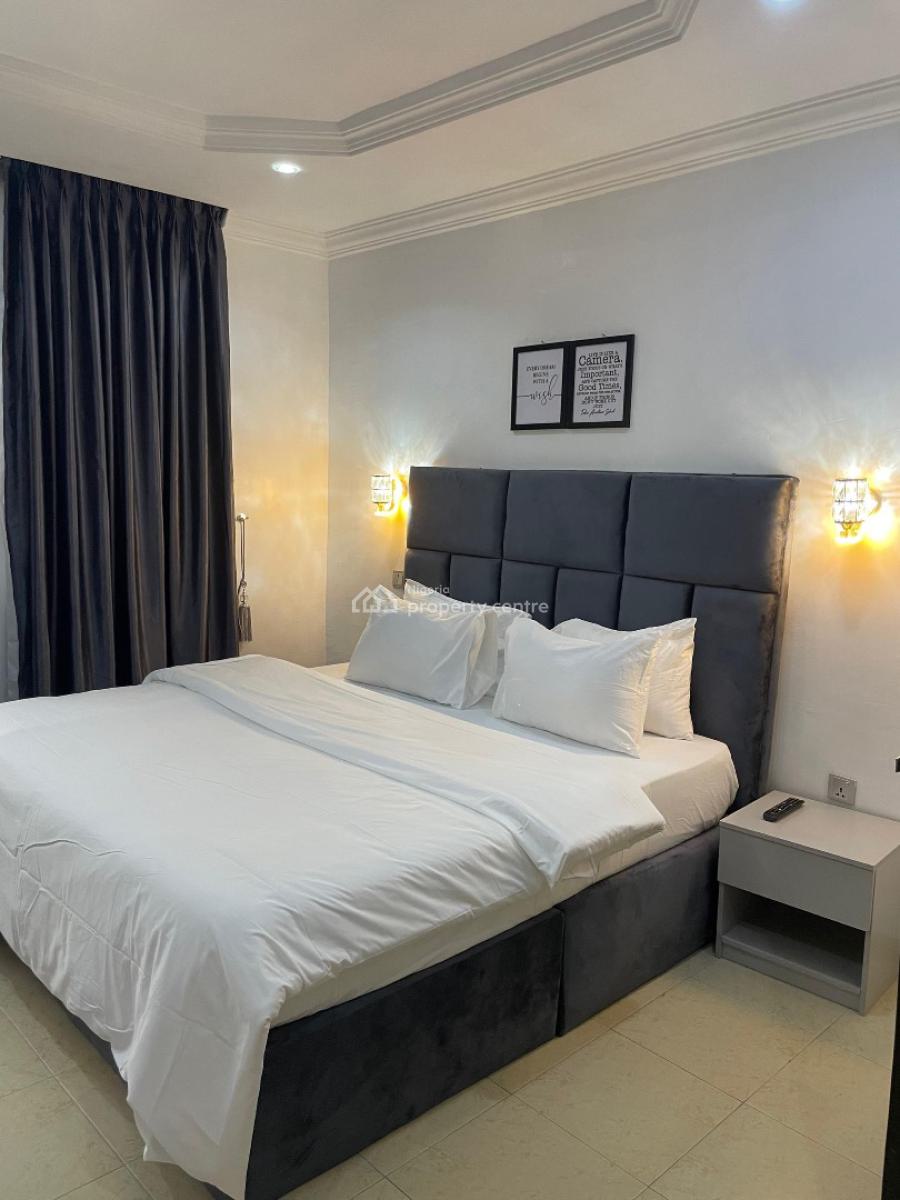 Serviced 3 Bedrooms Fully Furnished Apartment, Lekki Phase 1, Lekki, Lagos, Flat / Apartment for Rent
