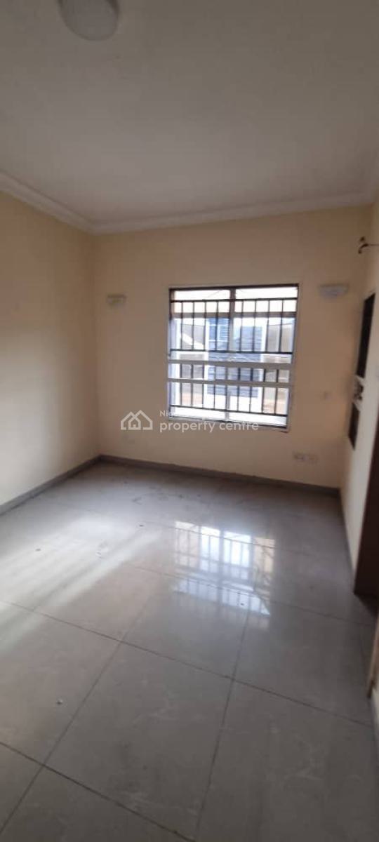 Spacious 3 Bedroom Pent House + Bq, Chevron Drive, Lekki, Lagos, Flat / Apartment for Rent