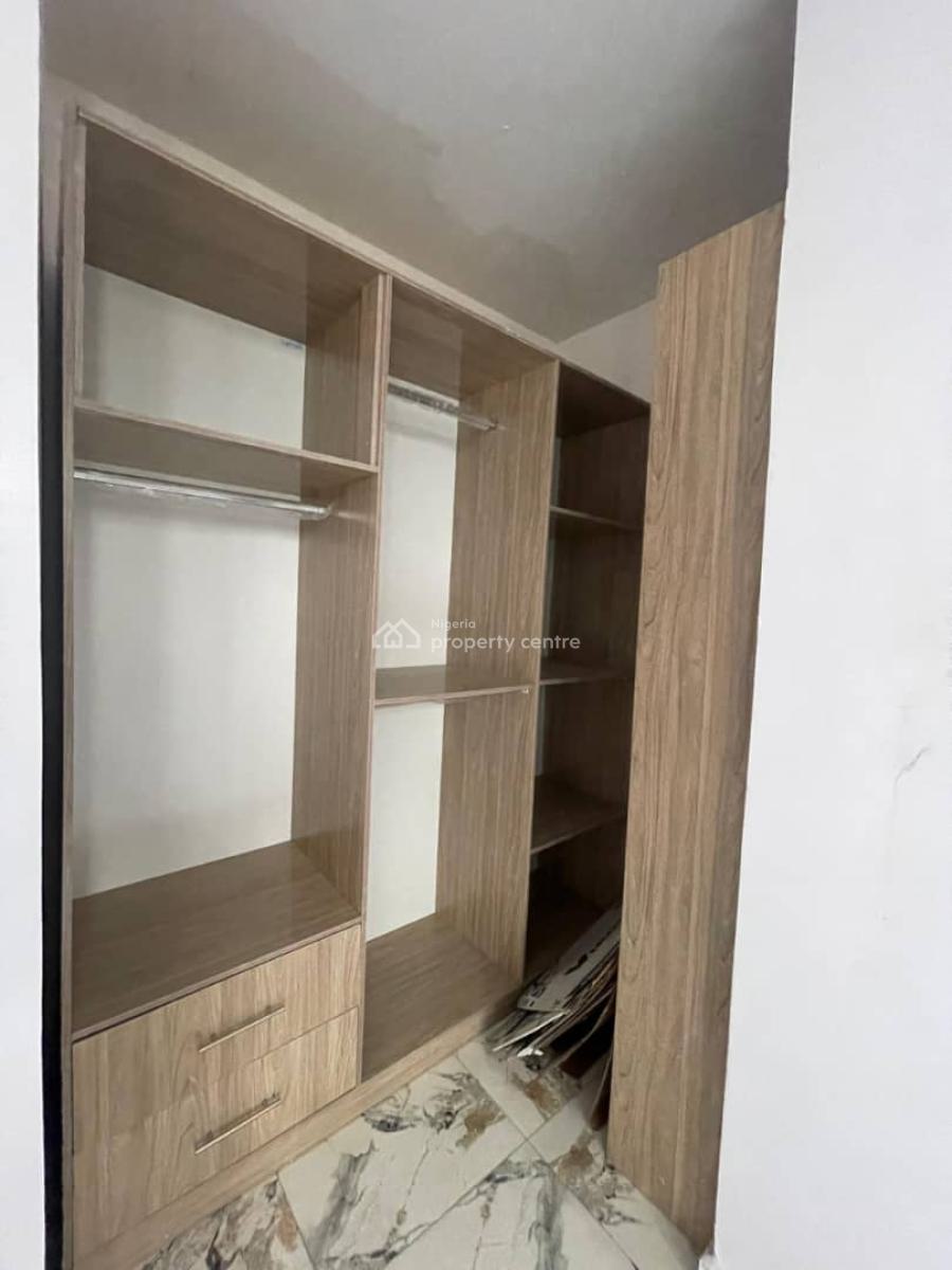 Fantastic 4 Bedroom Terrace Duplex, Osapa, Lekki, Lagos, Terraced Duplex for Sale