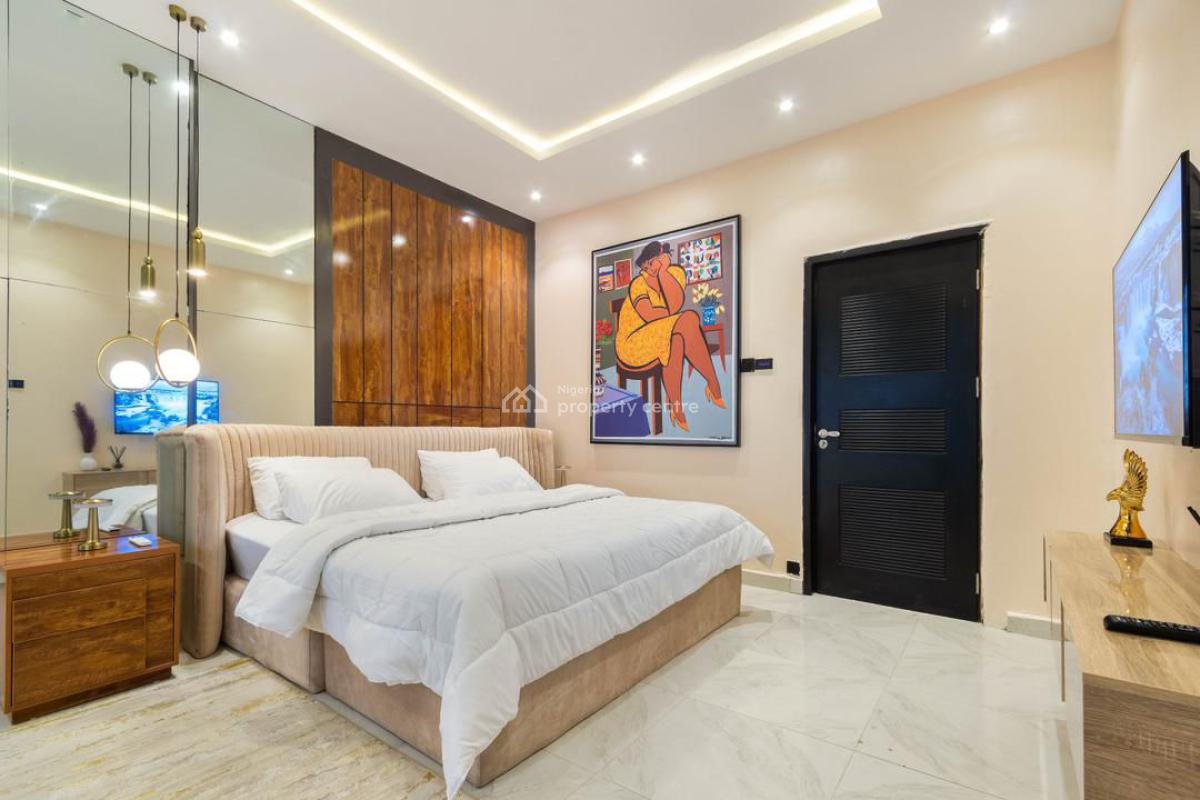 Brand New Luxurious  2bedroom with Swimming Pool, Gym,snooker, Tennis,, Lekki Phase 1, Lekki, Lagos, Flat / Apartment Short Let
