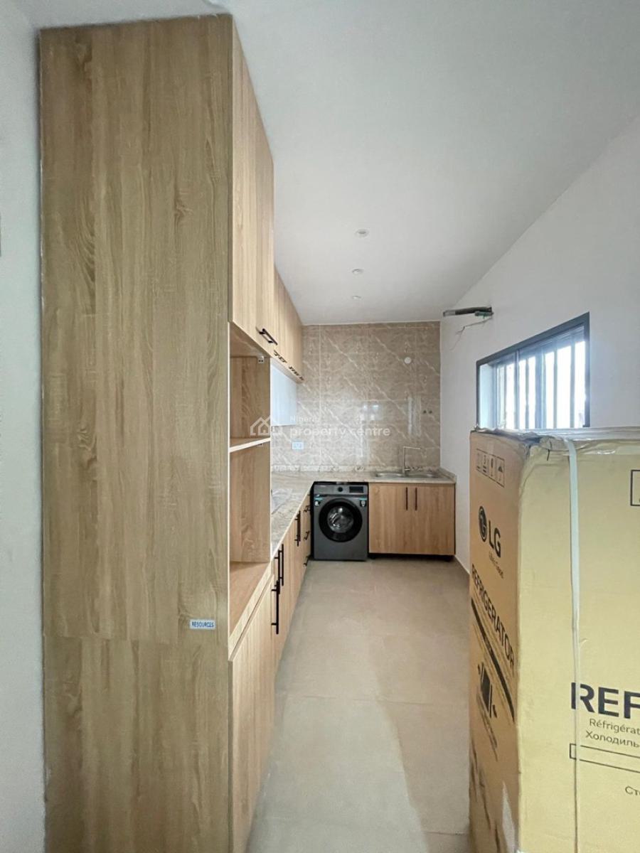 2 Bedroom Maisonette, 2 Bedroom Maisonette, Surulere, Lagos, Block of Flats for Sale