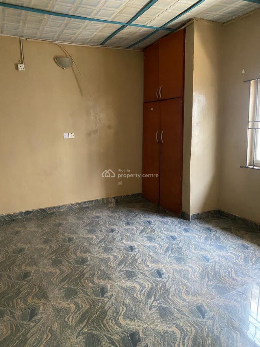 a Clean 3 Bedroom Flat Upstairs, Off Ogunlana, Surulere, Lagos, Flat / Apartment for Rent