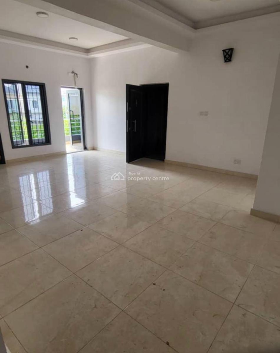 Well Maintained 3 Bedroom Apartment with Bq, Eleganza 2nd Toll Gate, Lekki Phase 1, Lekki, Lagos, Flat / Apartment for Sale