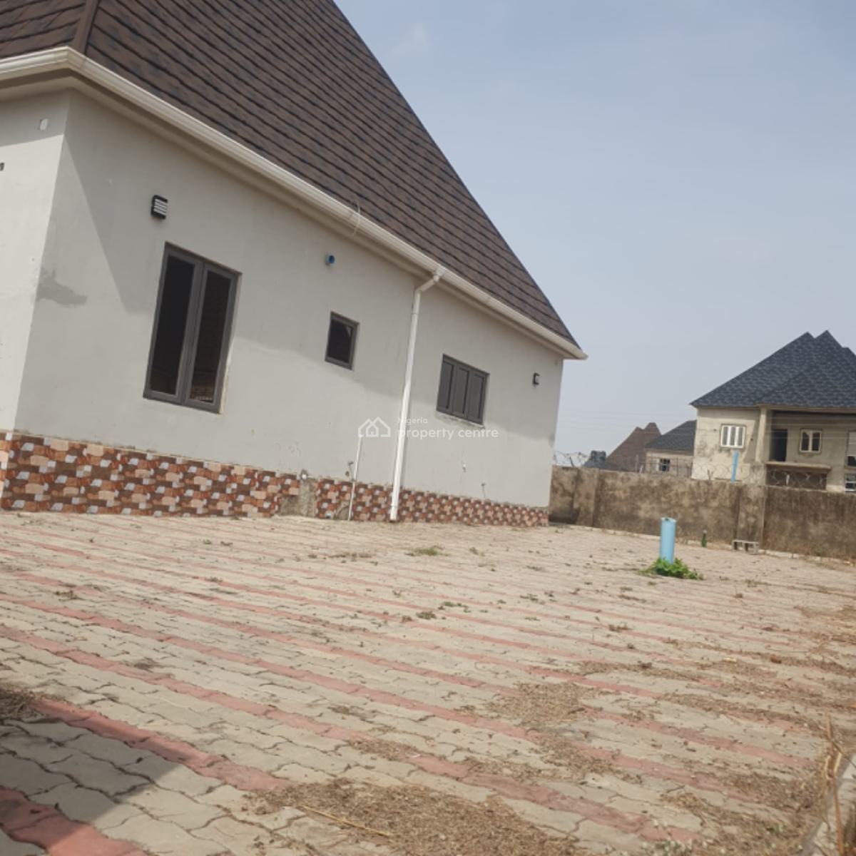 Luxury Spacious 4 Bedroom Penthouse, Kyc Road, Lugbe District, Abuja, House for Sale